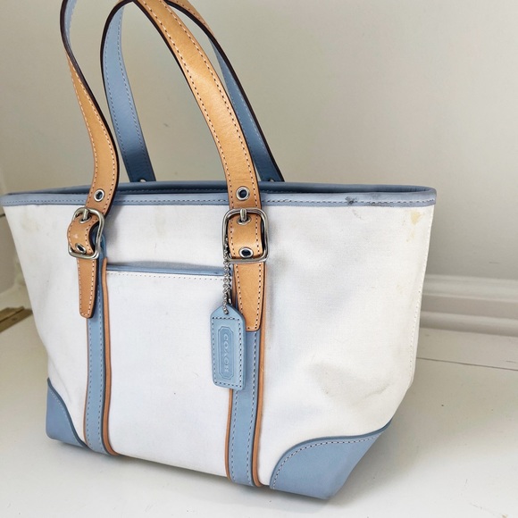 Authentic Coach Small Purse - Picture 3 of 11